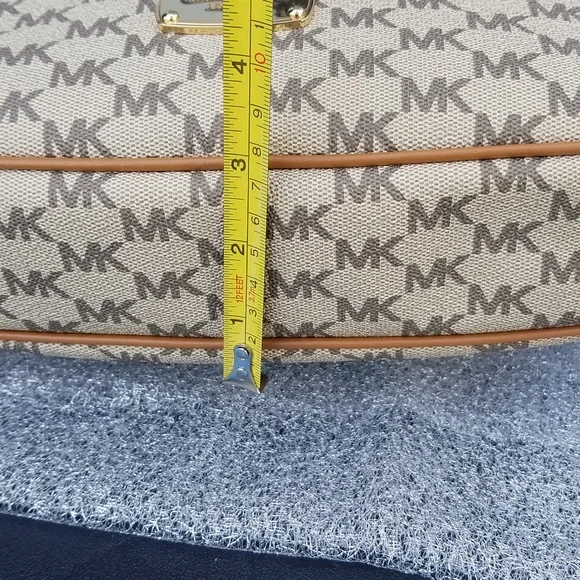 Michael Kors Beige/Brown Signature Coated Canvas and Leather Jet Set Hobo NWT - Picture 10 of 12